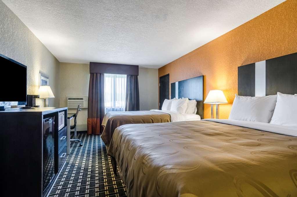 Quality Inn Great Bend Room photo