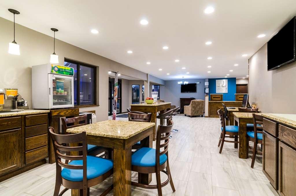 Quality Inn Great Bend Restaurant photo